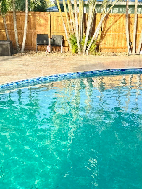 Bahamas Nassau Linear Iridescent Glass Tile
